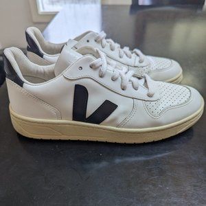 Veja V10 EU38/US7